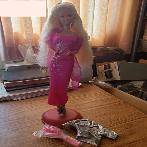 Retired Rare Vintage 2000 Movie Star Barbie - Picture 2 of 2